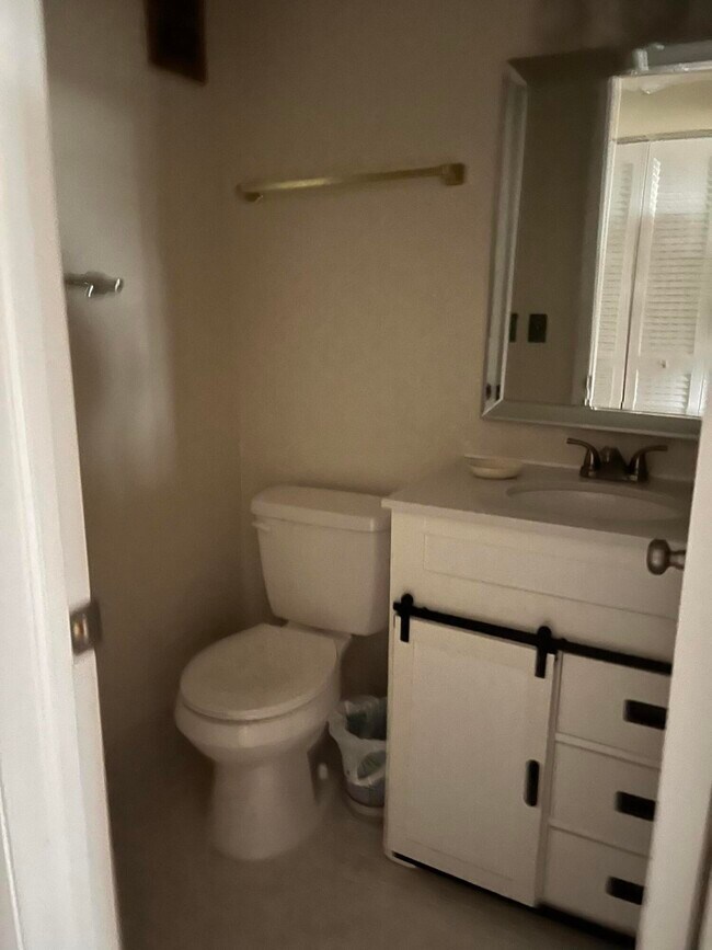 Photo - 254 Norwich K