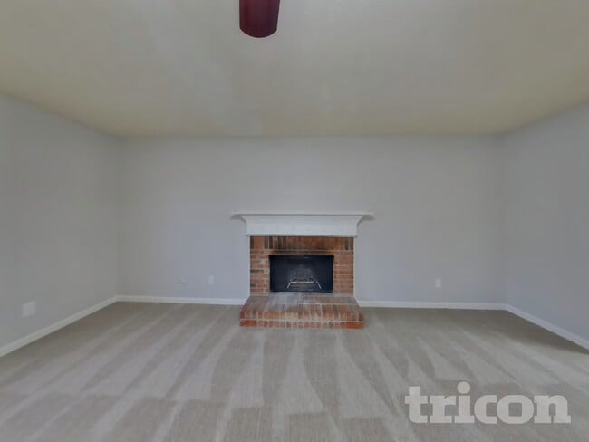 Photo - 3935 Piper Glen Dr NE