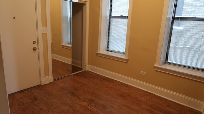 Photo - 1361 N Ashland Ave Unit 2F