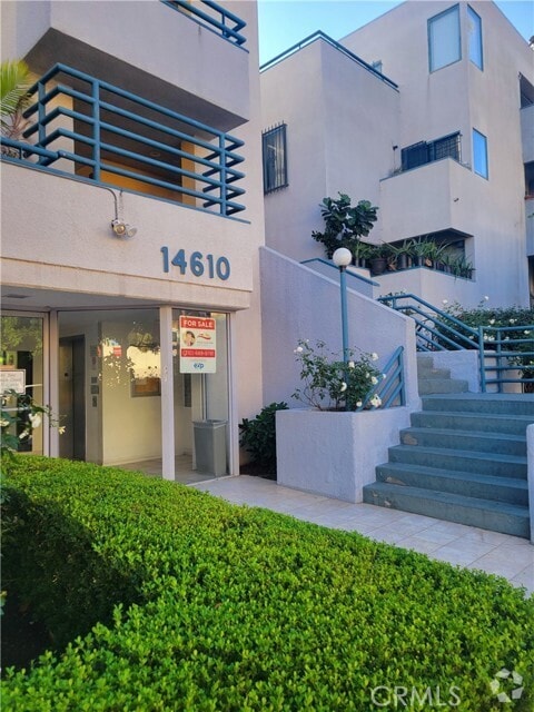 Building Photo - 14610 Erwin St Unit 304 Rental