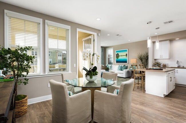 Signature Collection Dining Room