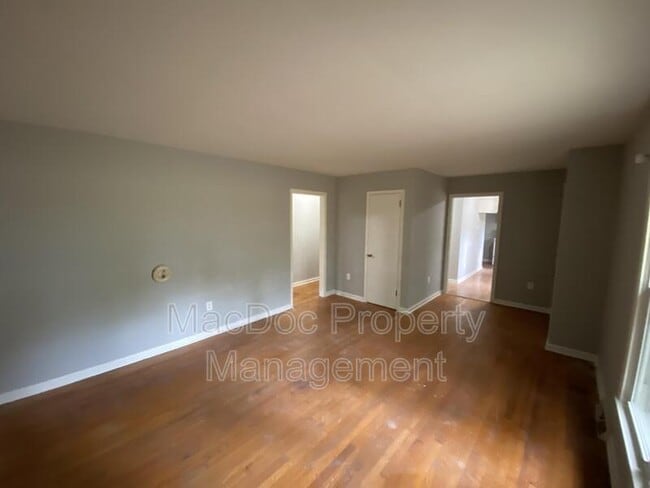 Photo - 727 Chalklevel Rd