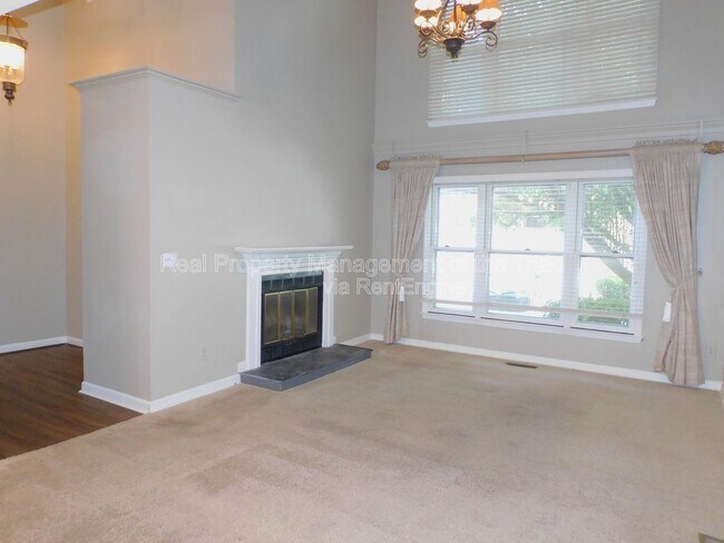 Photo - 22 Milpond Ln