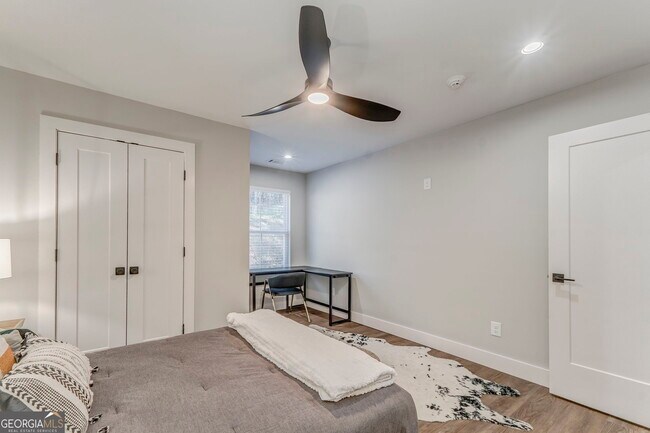 Photo - 109 Chateau Dr SE