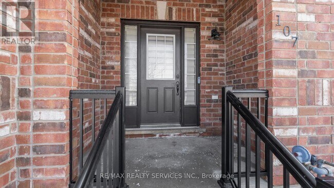 Photo - 107 Frenchpark Cir