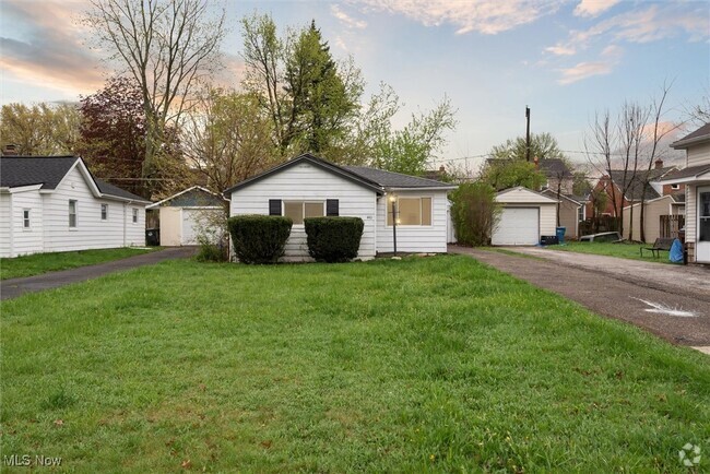 Building Photo - 4411 Kenmore Ave Rental