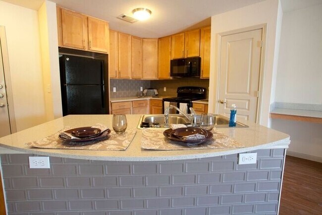 Photo - 817 Colcord Ave