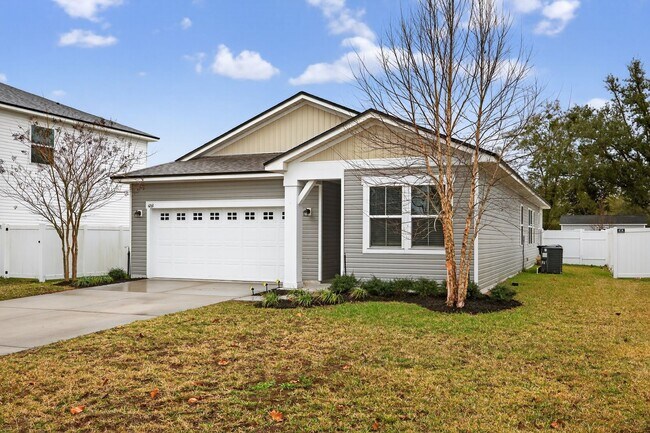 Photo - Community with Resort Style Amenities