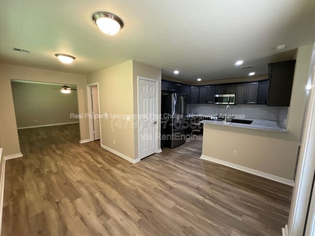 Photo - 1 Lathrop Ln