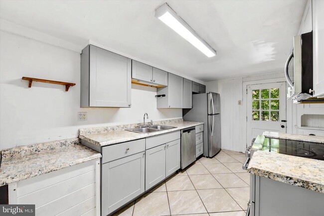 Photo - 210 Westtown Way