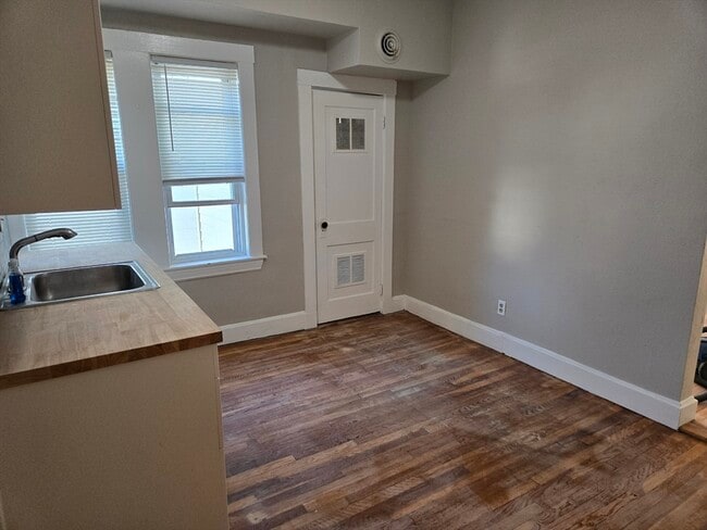 Photo - 654 Metropolitan Ave Unit 4