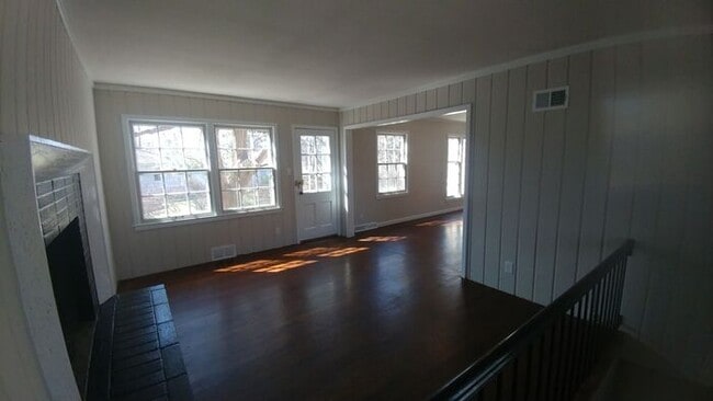 Photo - Charming 2 bedrooms and 1 bath home located on Sagamore Rd in Leawood, KS