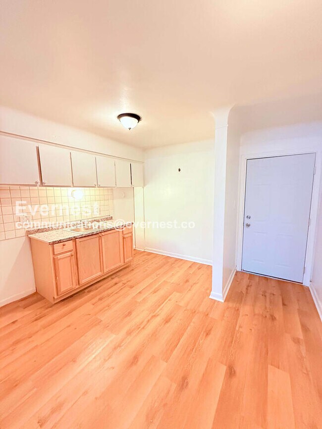 Photo - 15601 Schoolcraft Rd Unidad 4