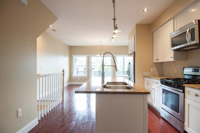 Charming 3 Bedroom - Charming 3 Bedroom