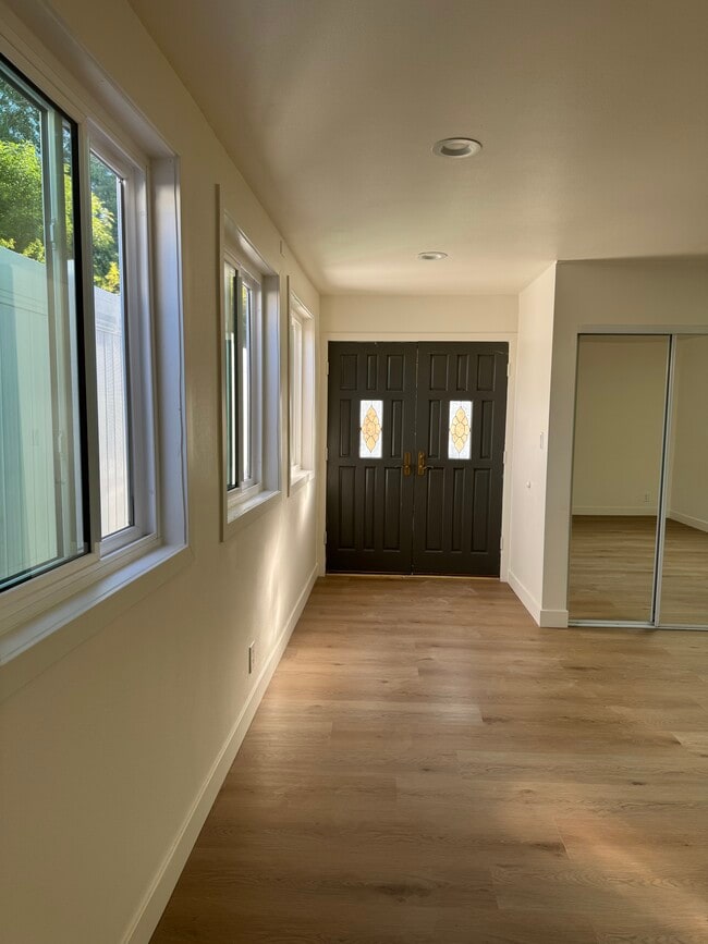 Photo - 6534 Peach Ave