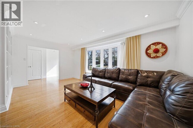 Photo - 481 Anthony Dr