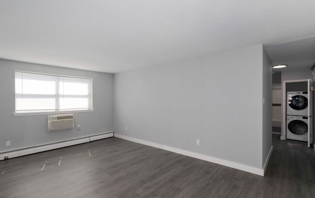 Photo - Ashley Court Apartments