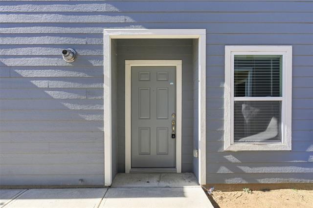 Photo - 402 Marsh Ln