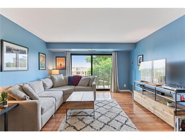 Photo - 3131 Excelsior Blvd Apartamento Unidad 508