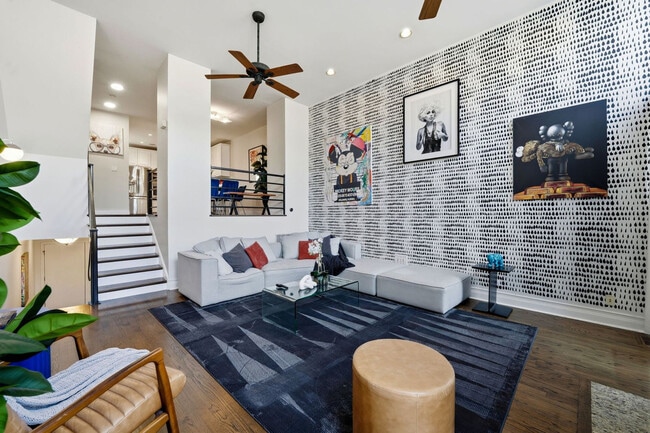 Photo - 657 N Carpenter St Unit ID1381285P