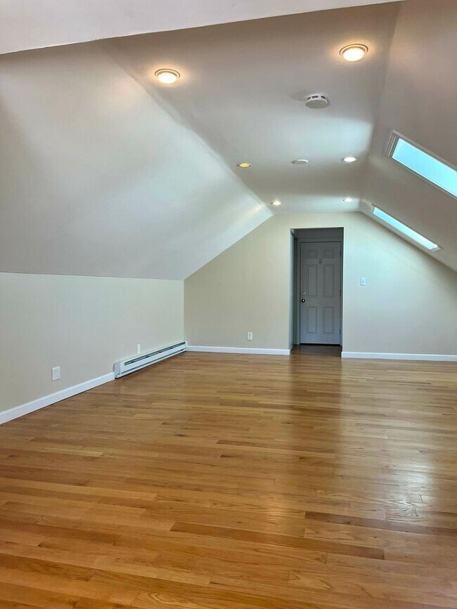 Photo - Newly renovated 3 bedroom with a bonus room