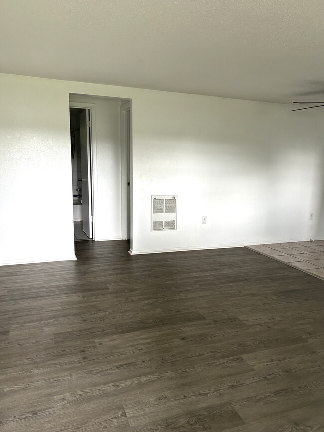 Photo - 8129 Cass Rd Unit # 3