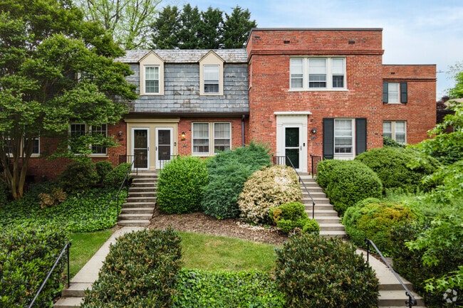 Photo - Arlington Village