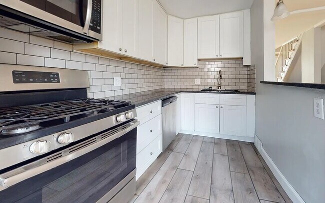 Photo - 1370 N 75th St