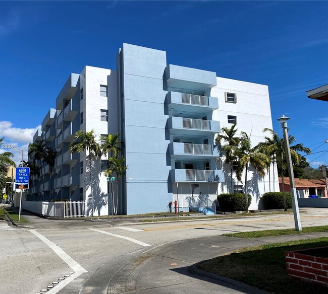 Photo - 2575 SW 27th Ave Condominio Unidad 207