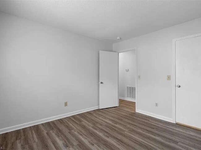 Photo - 5643 Hornaday Rd Unit E