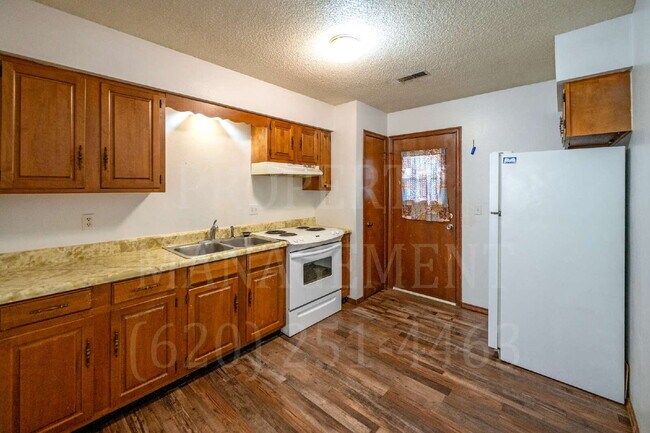 Photo - Charming 2-Bedroom Apartment Unit 2