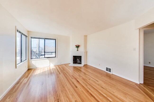 Photo - Top-Floor 2BD/1BA Near Ocean Beach & Golden Gate Park