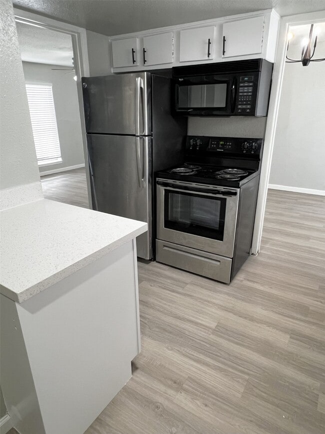 Building Photo - 6200 W Tidwell Rd Unit 1901