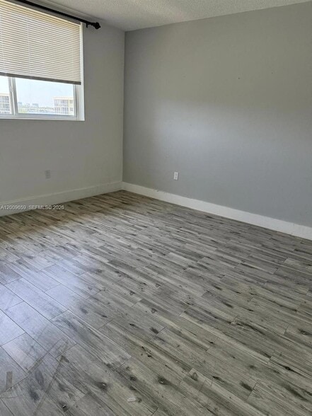 Photo - 2851 Leonard Dr Unidad J505