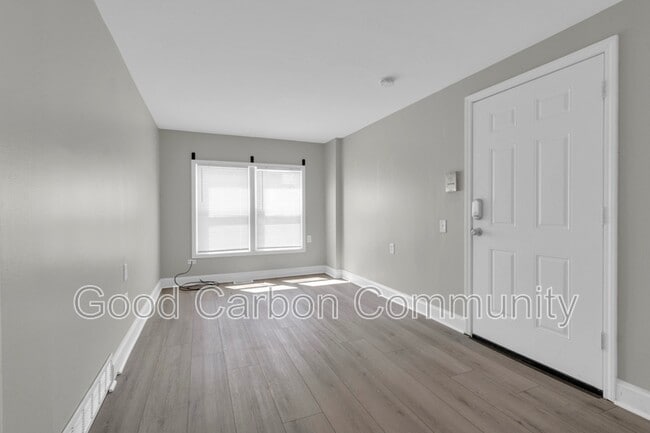 Building Photo - 1073 Grant St Unit 8