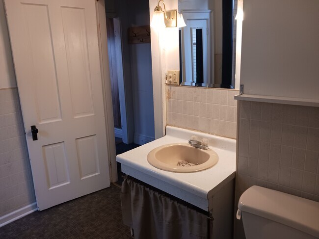 Photo - 721 W Main St Unit #3