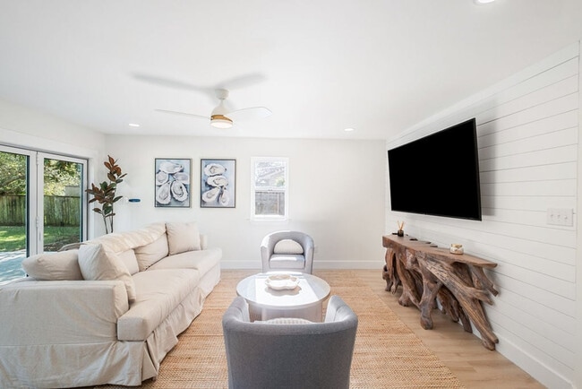 Photo - 383 Lakeview Dr Unit SI ID1462120P
