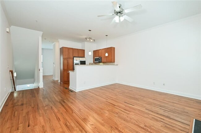 Photo - 1915 Sterling Oaks Cir NE