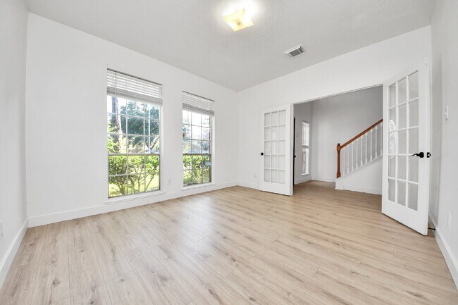 Spacious 4-Bedroom Home with Private Office & Room for Everyone!
