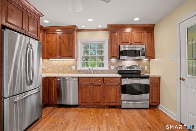 Photo - 32 Crescent Dr