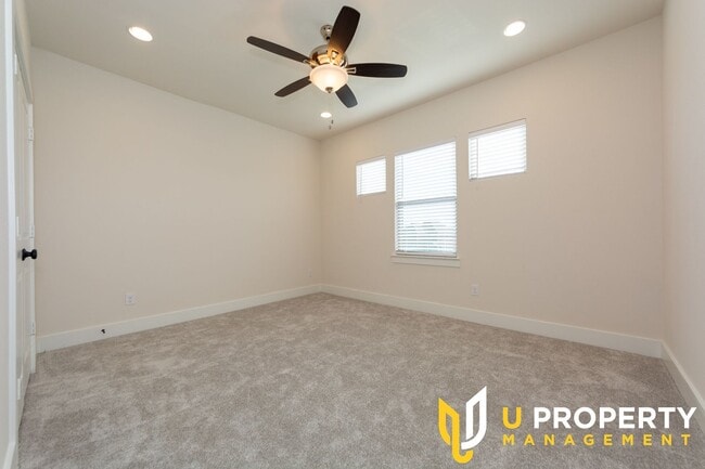 Photo - Upscale TH in University Place