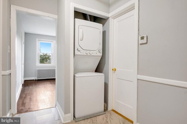 Photo - 330 20th St NE