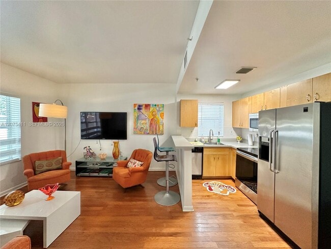 Building Photo - 1542 Drexel Ave Unit 108