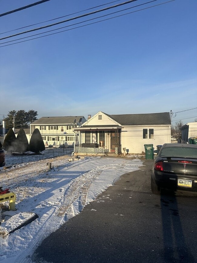 Building Photo - 2 bedroom 1 bathroom in Carlisle with In-ground Pool!