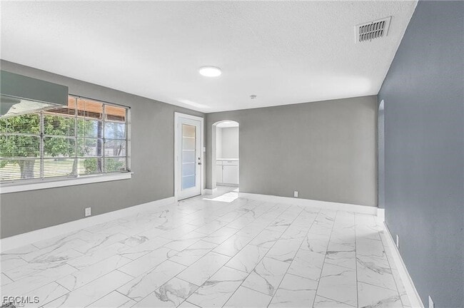 Photo - 4472 E Riverside Dr