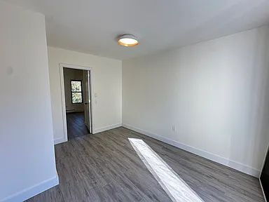 Photo - "Charming 1-Bed Oasis on Pioneer Street, Brooklyn – Your Perfect Urban Retreat!"