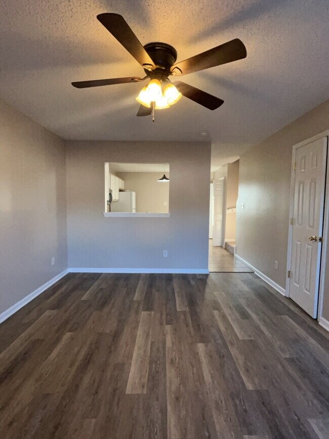 Photo - 809 Timberlake Trail