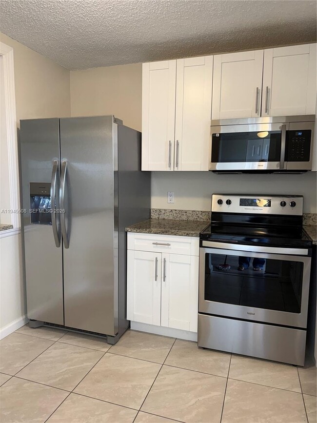 Photo - 9273 SW 8th St Unidad 411