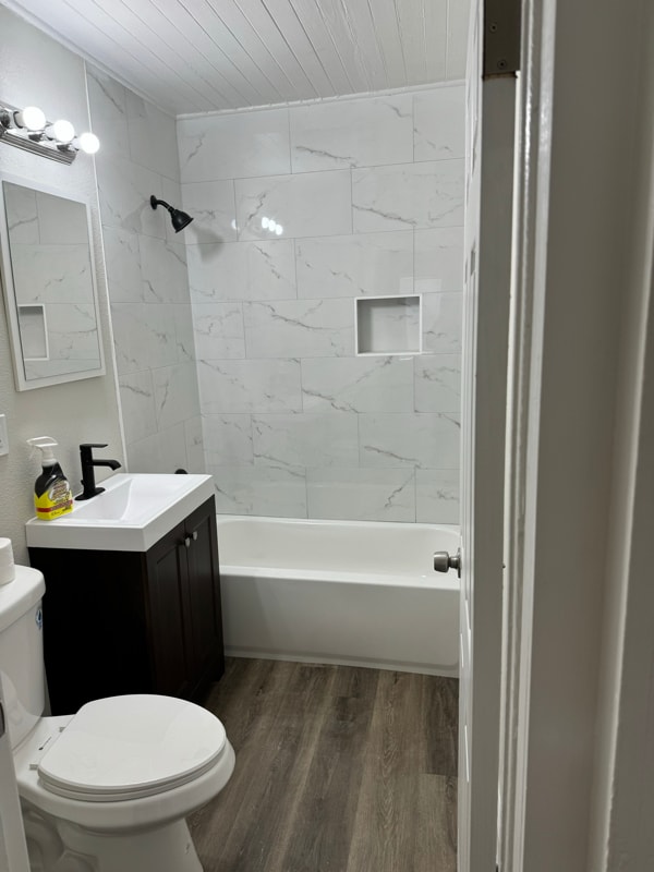 Photo - 814 Baker Ave