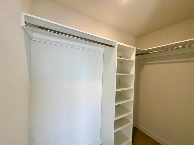 Photo - 321 NW 31st St Unidad B2